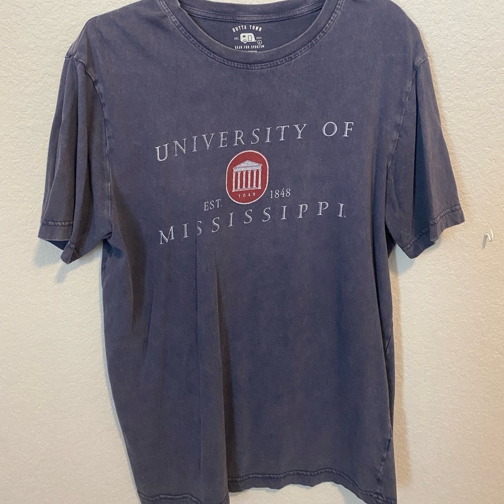 Large University of Mississippi short sleeve shirt